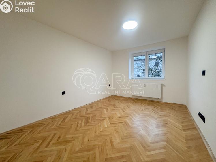 Pronájem bytu 2+1 České Budějovice, Nerudova 991/2 č. 6