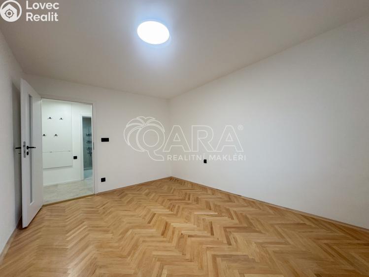 Pronájem bytu 2+1 České Budějovice, Nerudova 991/2 č. 7