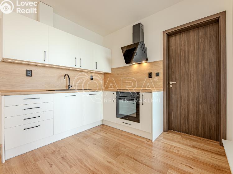 Rent apartment 2+KK Praha, Ferrariho 3083/2 č. 4
