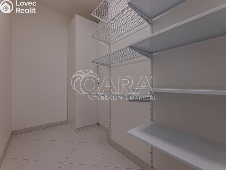Rent apartment 2+KK Praha, Ferrariho 3083/2 č. 12
