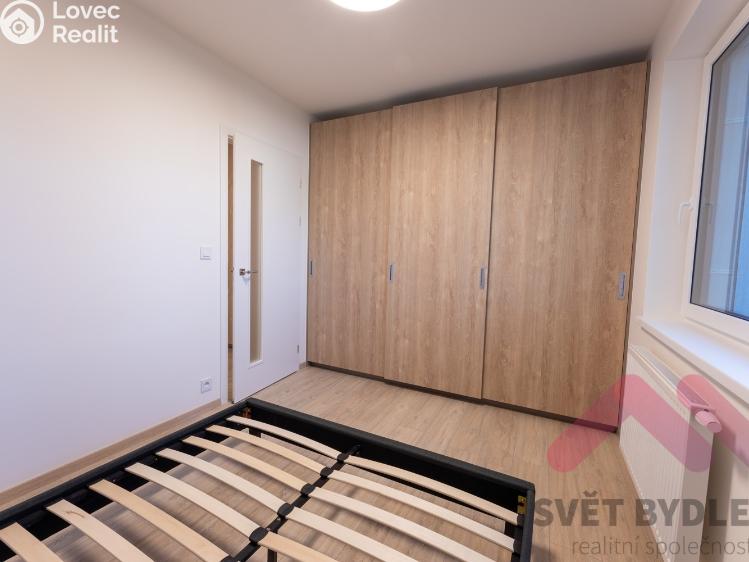 Rent apartment 2+KK Praha, Laudova 1004/24 č. 7