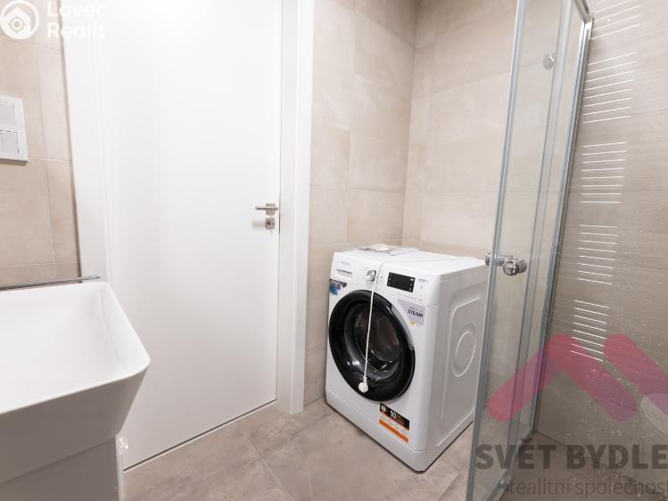 Rent apartment 2+KK Praha, Laudova 1004/24 č. 11