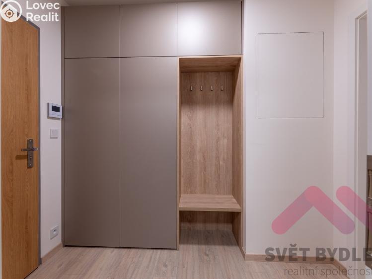 Rent apartment 2+KK Praha, Laudova 1004/24 č. 13