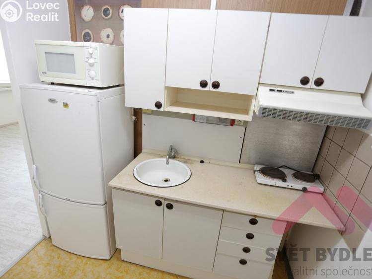 Pronájem bytu 1+KK Praha, Bazovského 1115/11 č. 5