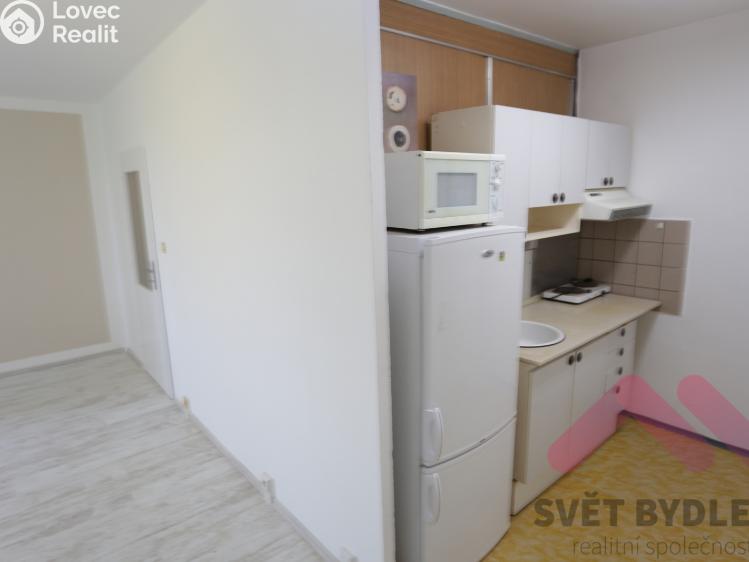 Pronájem bytu 1+KK Praha, Bazovského 1115/11 č. 8