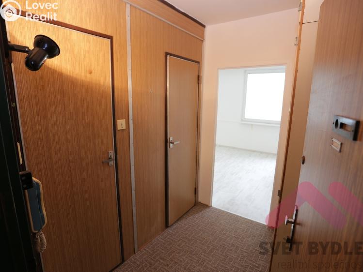 Pronájem bytu 1+KK Praha, Bazovského 1115/11 č. 10