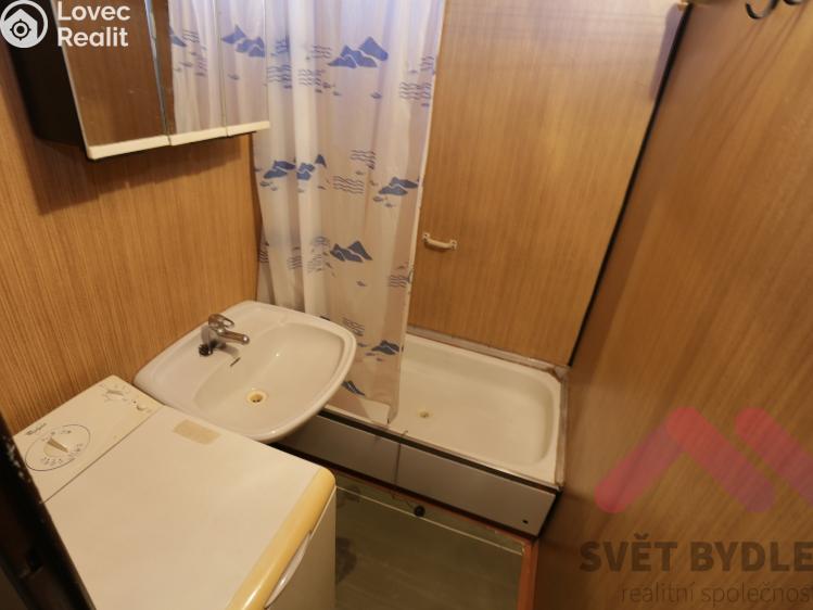 Pronájem bytu 1+KK Praha, Bazovského 1115/11 č. 12