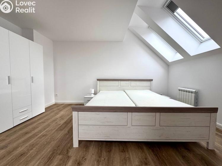 Pronájem bytu 1+KK Praha, Biskupská č. 2