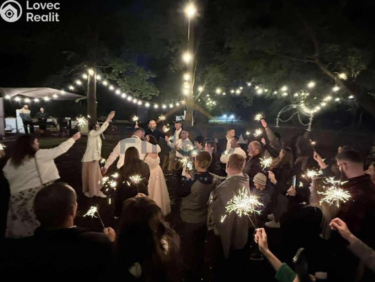 Pronájem komerční nemovitosti Roztoky, Třešňovka č. 5