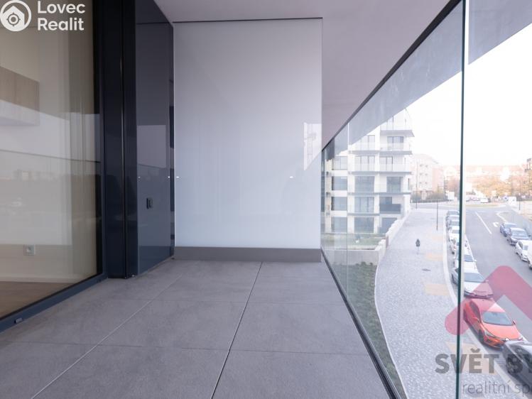 Pronájem bytu 1+KK Praha 3, Šrámkové 2934/2 č. 6