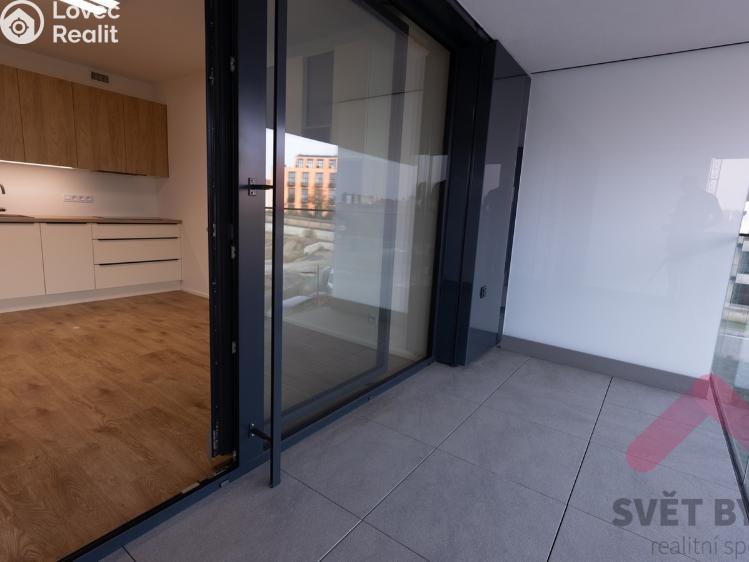 Pronájem bytu 1+KK Praha 3, Šrámkové 2934/2 č. 14