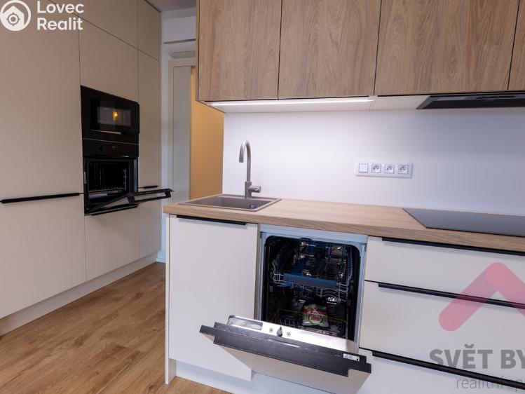 Pronájem bytu 1+KK Praha 3, Šrámkové 2934/2 č. 16