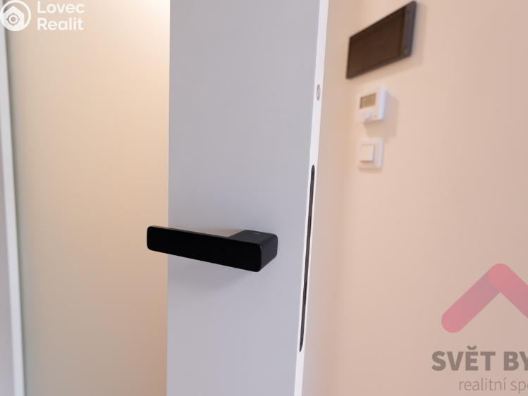 Pronájem bytu 1+KK Praha 3, Šrámkové 2934/2 č. 17