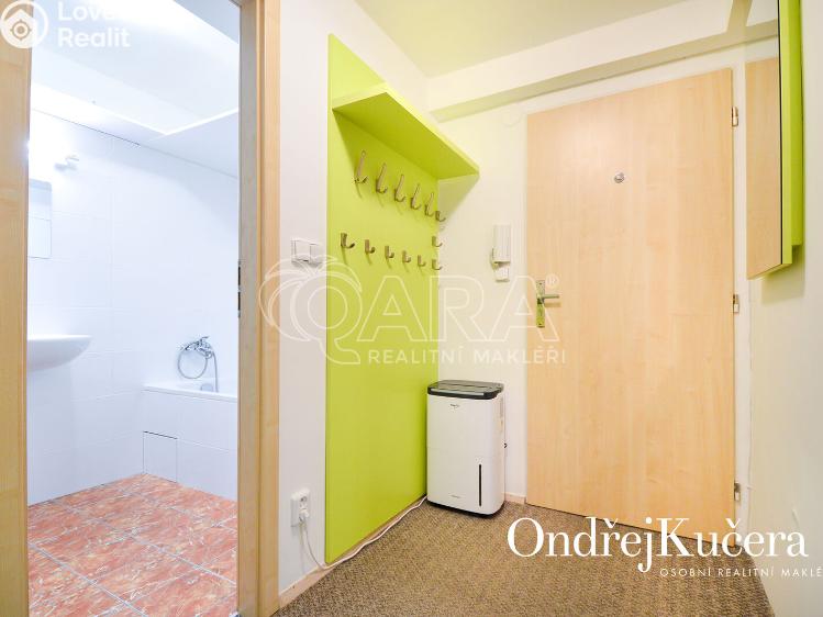 Pronájem bytu 1+KK Praha, K podjezdu 1445/5 č. 7