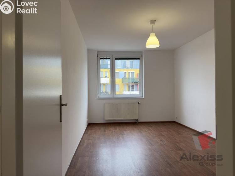 Pronájem bytu 3+KK Praha, Bechlínská 705/2 č. 13