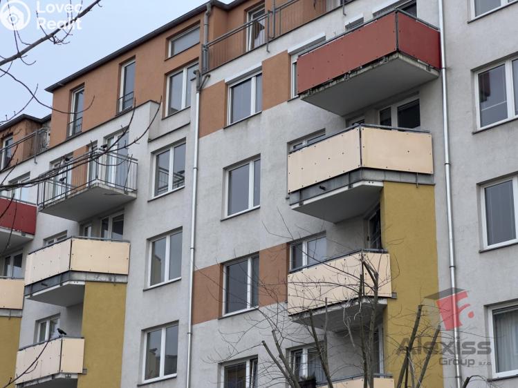 Pronájem bytu 3+KK Praha, Bechlínská 705/2 č. 18