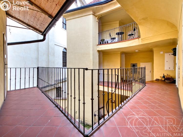 Продажа квартиры 4+1 Praha, Malostranské náměstí 4/27 č. 23