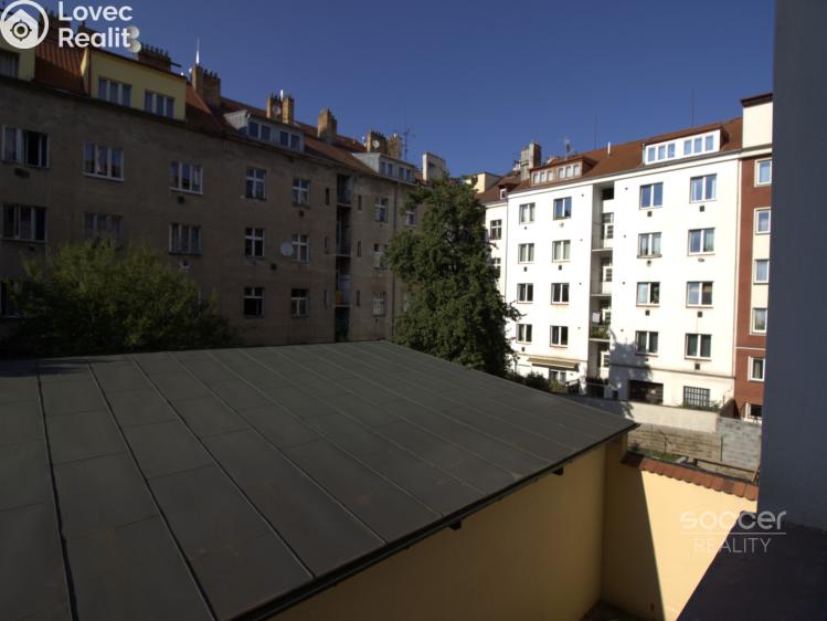 Pronájem bytu 1+KK Praha, Jeseniova č. 8