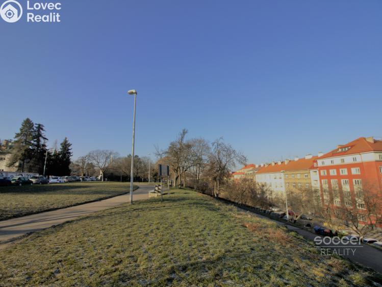 Pronájem bytu 1+KK Praha, Jeseniova č. 10