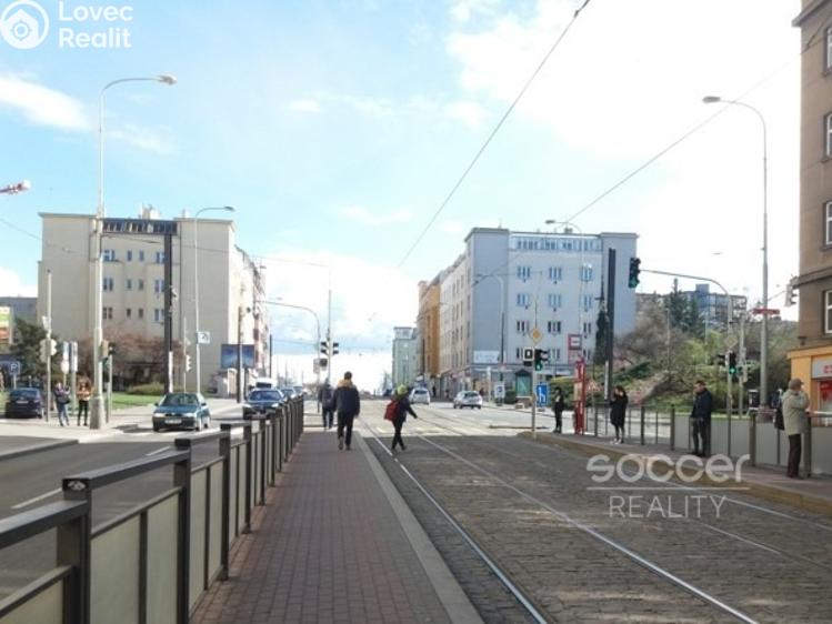 Pronájem bytu 1+KK Praha, Jeseniova č. 12