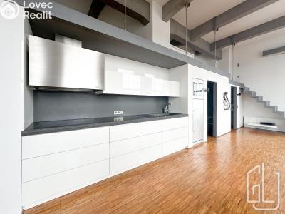 Pronájem bytu 1+KK Praha, Křížová č. 2