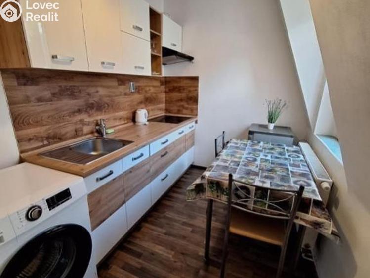 Prodej bytu 2+1 Karlovy Vary, Moravská č. 5