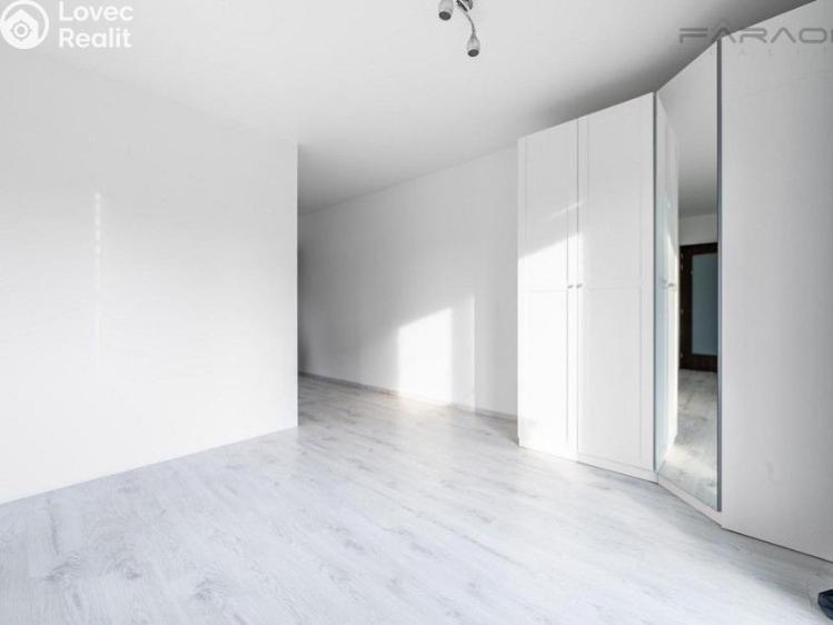 Pronájem bytu 1+KK Praha, Kačírkova č. 3