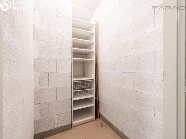 Pronájem bytu 1+KK Praha, Kačírkova č. 13