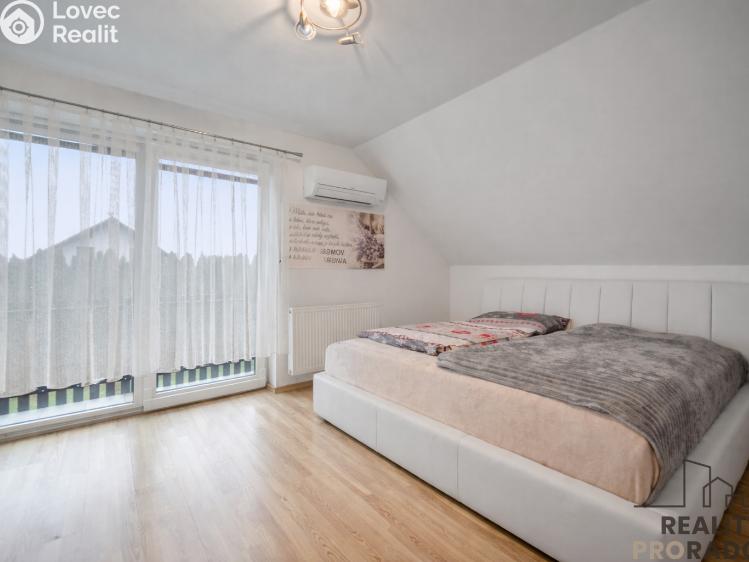 Продаж сімейного будинку Hrochův Týnec, Zámecká č. 15