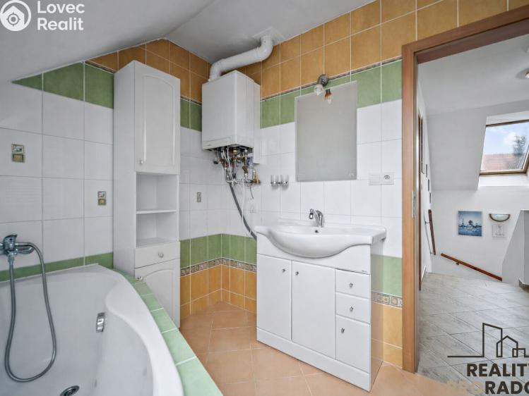 Продаж сімейного будинку Hrochův Týnec, Zámecká č. 18