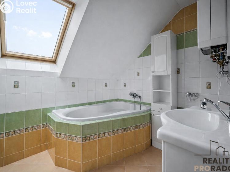 Продаж сімейного будинку Hrochův Týnec, Zámecká č. 19