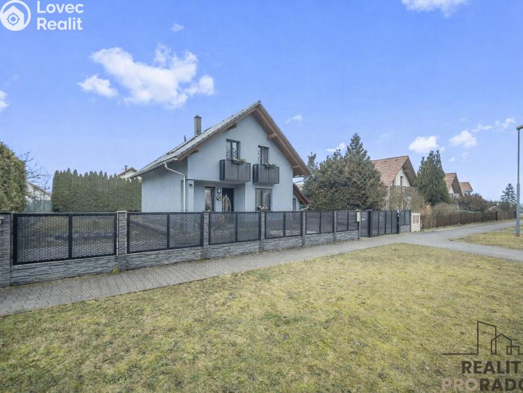 Prodej rodinného domu Hrochův Týnec, Zámecká č. 1