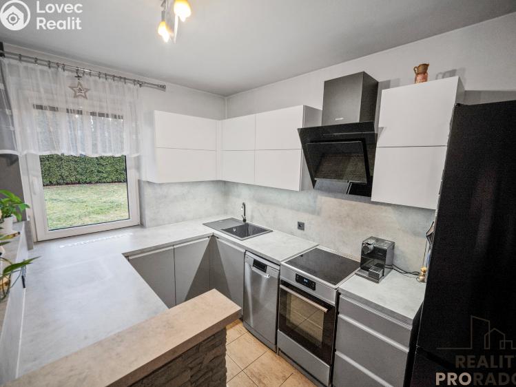 Prodej rodinného domu Hrochův Týnec, Zámecká č. 13