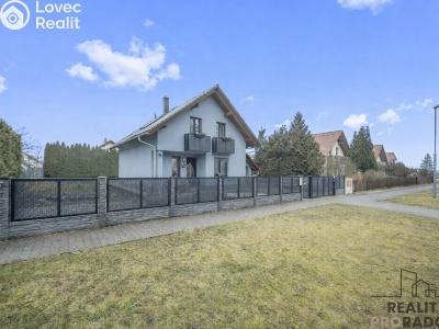 Sale family house Hrochův Týnec, Zámecká č. 1