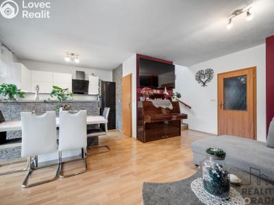 Продажа семейного дома Hrochův Týnec, Zámecká č. 5