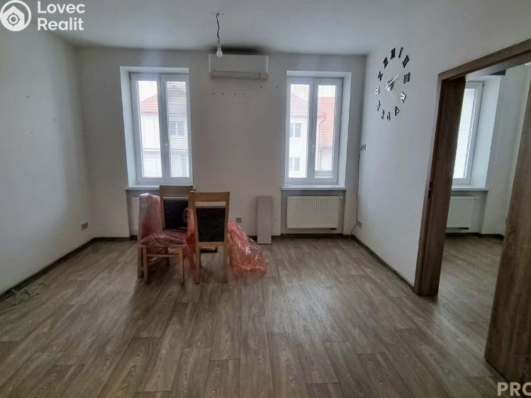 Pronájem bytu 2+1 Znojmo, Vítězslava Nováka č. 7