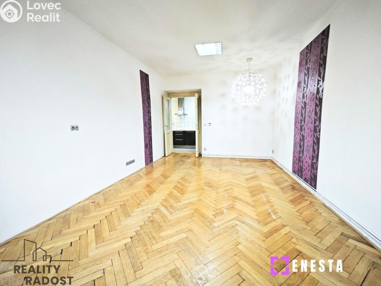 Pronájem bytu 2+1 Praha, náměstí Generála Kutlvašra 590/6 č. 2