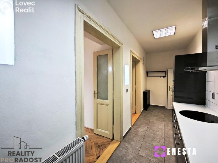 Pronájem bytu 2+1 Praha, náměstí Generála Kutlvašra 590/6 č. 4