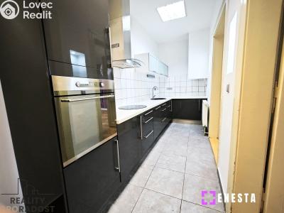 Pronájem bytu 2+1 Praha, náměstí Generála Kutlvašra č. 3