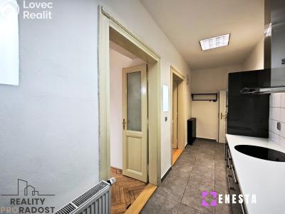 Pronájem bytu 2+1 Praha, náměstí Generála Kutlvašra č. 4