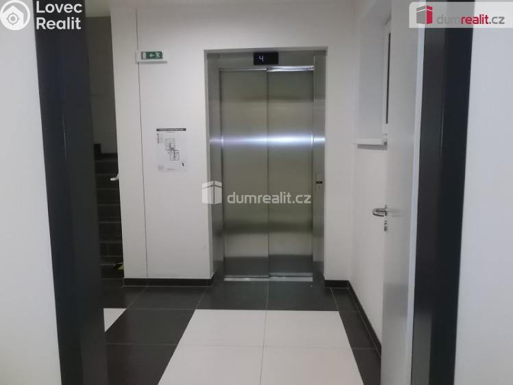 Pronájem bytu 1+KK Praha 9, Strnadových č. 15