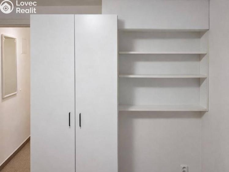 Pronájem bytu 1+1 Praha, Pod Kesnerkou č. 6