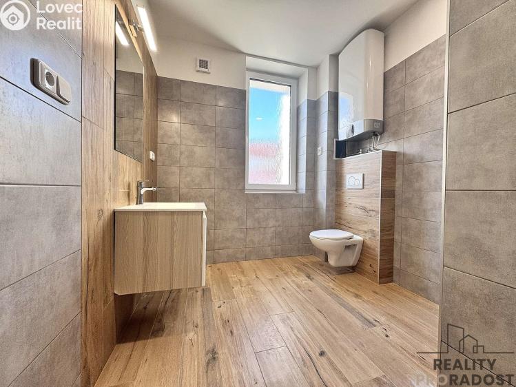 Pronájem bytu 2+KK Hodonín, Národní třída 301/26 č. 7