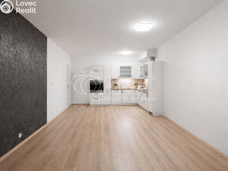 Rent apartment 2+KK Praha, Makedonská 624/8 č. 1