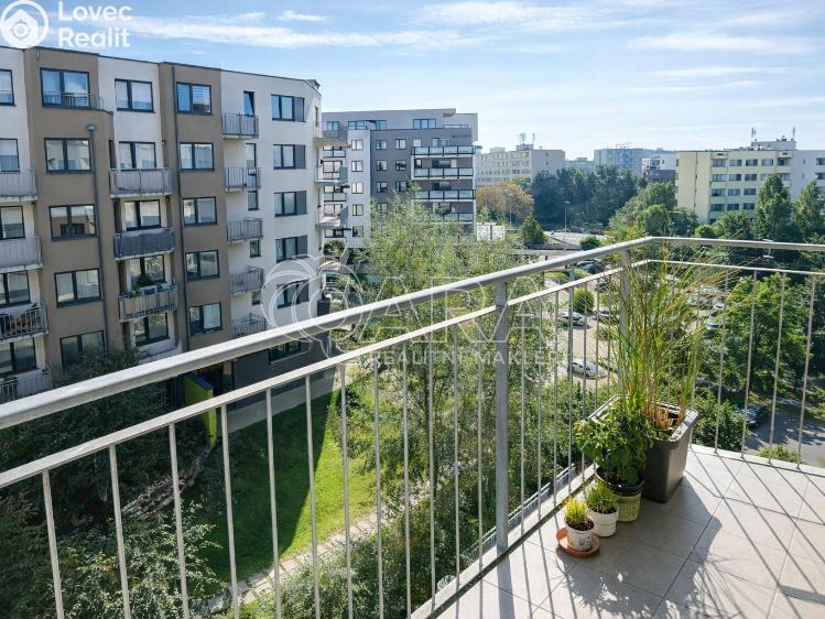 Rent apartment 2+KK Praha, Makedonská 624/8 č. 5