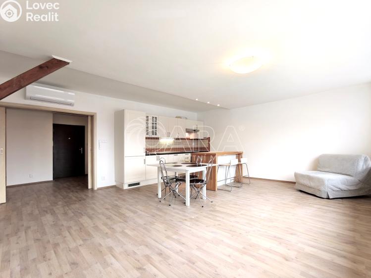 Pronájem bytu 3+KK Praha, Lindnerova 104/10 č. 3