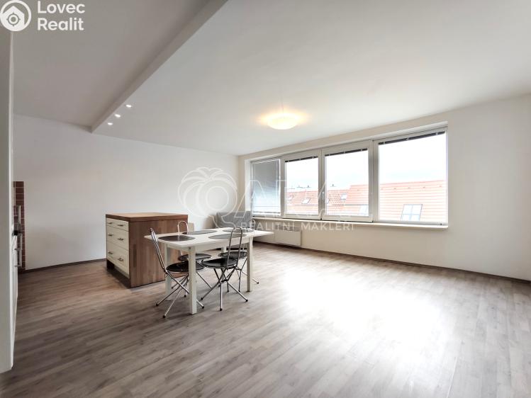 Pronájem bytu 3+KK Praha, Lindnerova 104/10 č. 5