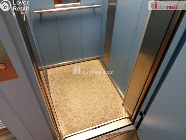 Pronájem bytu 2+1 Chodov, Revoluční č. 28