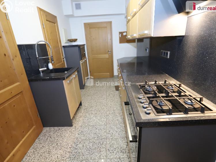 Pronájem bytu 3+1 Cheb, Hradební č. 9