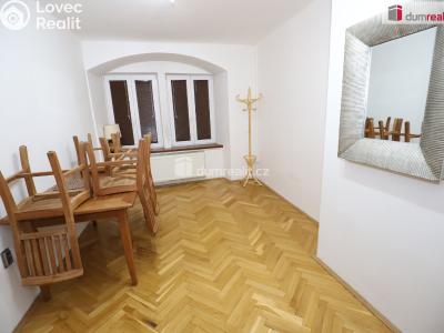 Pronájem bytu 3+1 Cheb, Hradební č. 4